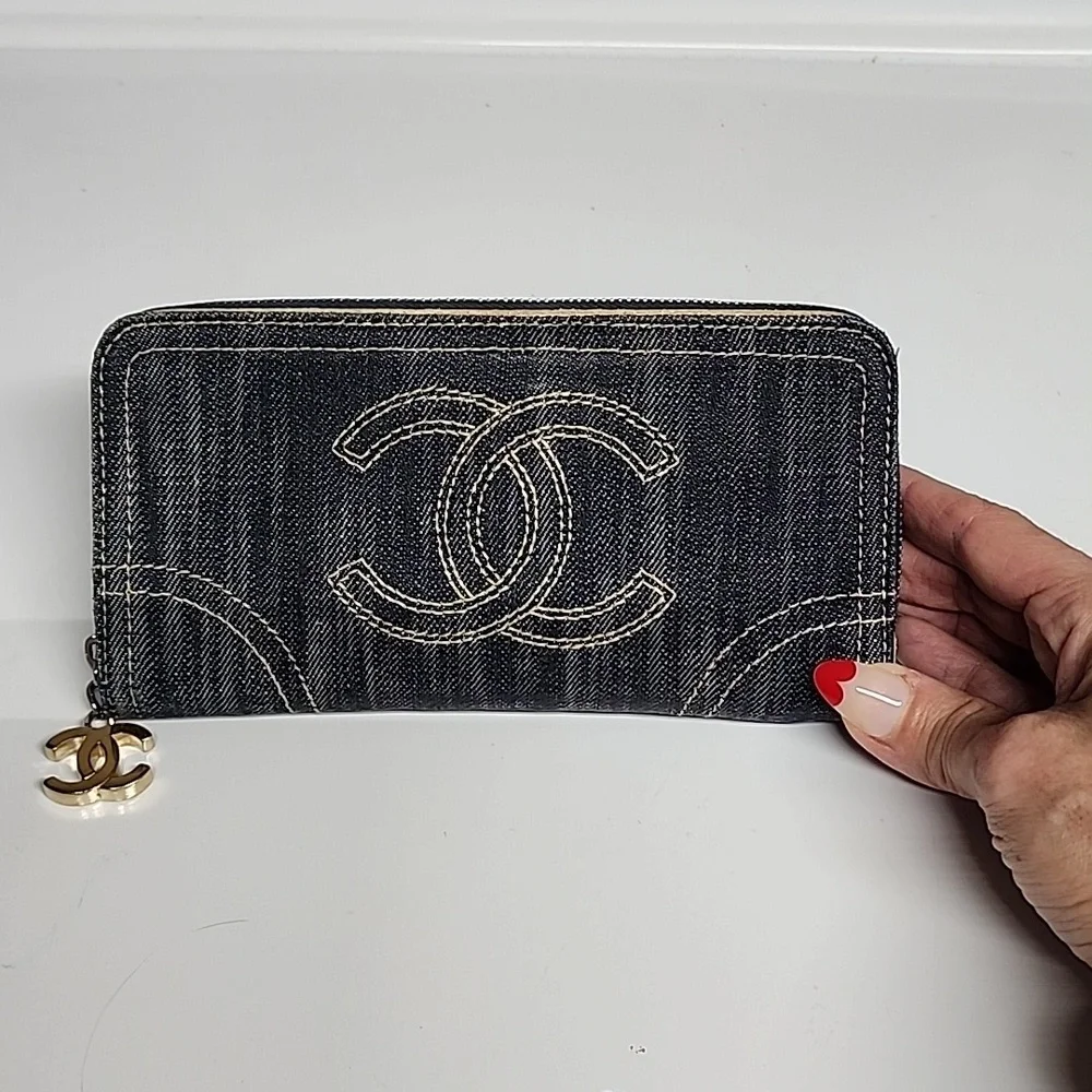 CHANEL Vintage Zip around Denim wallet - Picture 16 of 16